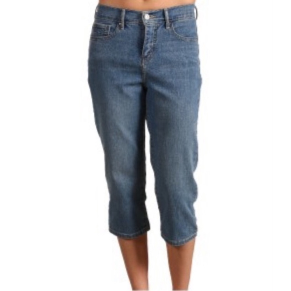 Perfectly Slimming Levi’s Cropped Denim Jeans 12 - Picture 2 of 13